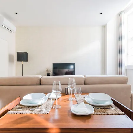 Augusta Apartament *